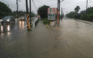 西南氣流挾豪雨轟炸南臺灣  屏東多處傳災情