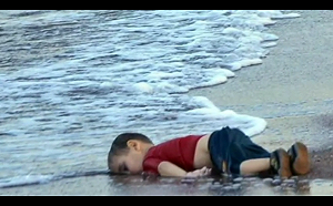 震撼人心！敘男童伏屍海灘  獲選最具影響力人道照片