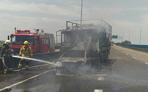 大貨車酒駕肇事：追撞車禍火燒車1死2傷