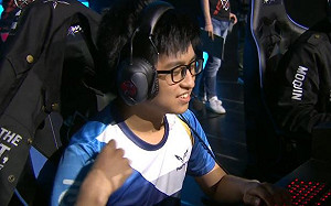 英雄聯盟洲際賽》Hanabi拆爆KZ主堡  閃電狼豪奪二連勝！