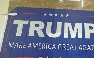 美中貿易戰開打 川普競選旗幟仍在中國製造