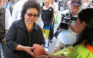 7成鳳梨爛田裡？陳菊：消息不實  會傷害農民、農會