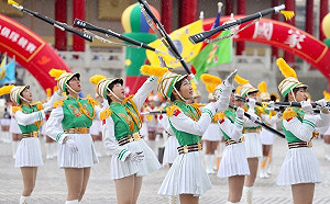 儀隊競賽冒雨登場　北一女中儀隊奪第一