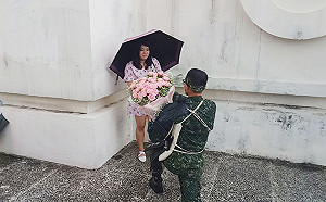 六軍團刺槍隊百人刺槍 中士班長求婚抱得美人歸