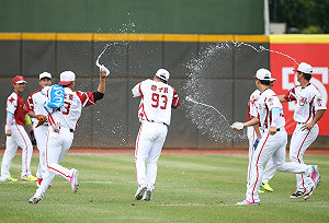 詹子賢扮豬吃老虎　展現超級雷射肩