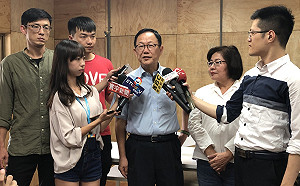 年改爭議 丁守中誓言還軍公教公道