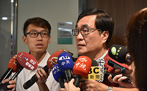 新北明是否上班? 李四川:今晚10點公布