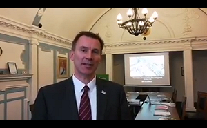 梅伊出手！英首相任命韓特為新任外相  女王已批准