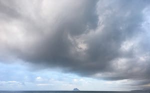 北海岸天空已烏雲密布！「瑪莉亞」暴風圈快速逼近中