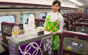 搭高鐵也很文青！車廂內新圖騰搭藝文表演雙饗宴