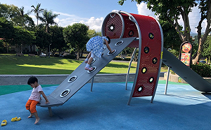 遛小孩新去處！福志公園設登山者滑梯超酷炫