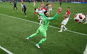 幸運之神很眷顧！法國今晚第一分是烏龍球  隊史已笑納6次