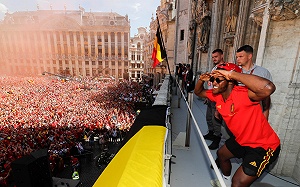 黃金世代一路挺進勇奪世足賽季軍  比利時隊凱旋萬人歡呼