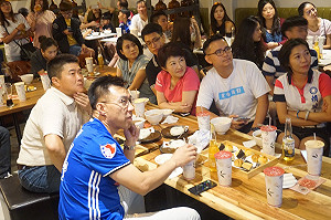 藍營鐵三角觀世足 顏寬恒酸綠營犯規還用嘴攻對手