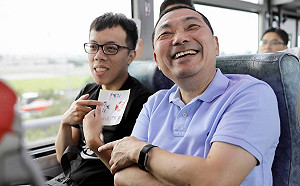 推廣交通政策  侯友宜坐完跳蛙換搭觀光