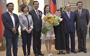 接任不分區立委  蔣絜安母語宣誓:將替客家族群發聲