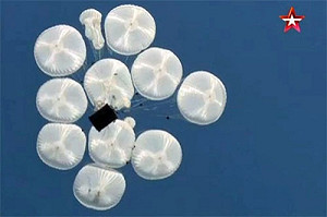 俄羅斯創紀錄  1800公尺高空空投載人戰車