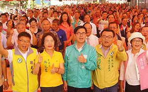 逾千人力挺！陳其邁：加速建設亞洲新灣區繁榮前鎮小港