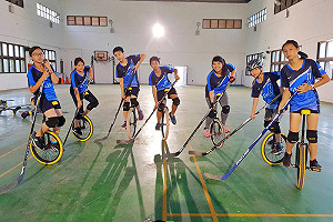 妥瑞兒前進世界獨輪車賽 長庚醫院授旗打氣