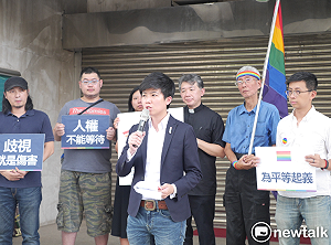 一週衝10萬份！平權公投連署力拚第二階段 網紅呱吉、四叉貓現身力挺