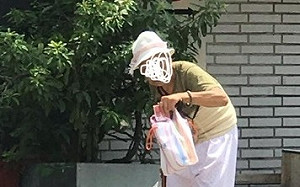 金夭壽！5片餅乾阿婆賣200元　網怒：濫用同情心