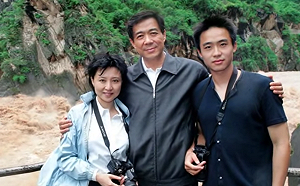 薄瓜瓜高調為父母喊冤   學者指出：權鬥失勢者家屬 首次在海外公開發聲先例