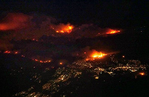 北加州致命野火擴大延燒 至少5死17失蹤