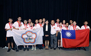 台灣孩子數學好強！新加坡IMC競賽奪15金23銀