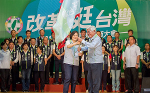 全力支持雲林農業、綠能與長照  蔡英文力挺李進勇連任