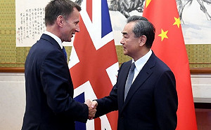 為脫歐找靠山？英外相：中國願簽自由貿易協定