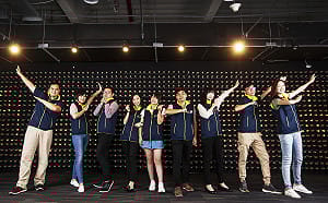 蘇貞昌競選背心亮相！「衝」滿時尚風