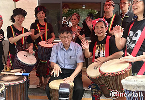 老舊宿舍變身智慧長照大樓  復華長青多元服務中心開幕