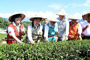 訪視台東農業 賴清德：推動試辦職災保險