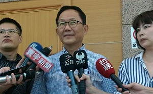 柯Ｐ拜會李登輝 丁守中：他就是墨綠如今露出狐狸尾巴