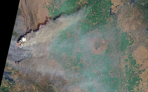 衛星觀測加州大火  猶如火山爆發