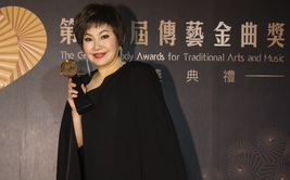 傳藝金曲頒獎  唐美雲獲年度最佳演員肯定