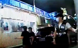 高雄前金飛來橫禍　 三人受傷送醫(影)