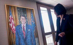 出訪友邦過境洛杉磯   蔡總統首度公開發表談話