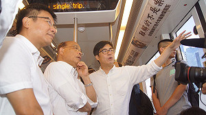 蘇貞昌緊衝連線南下助陣  陳其邁擔任一日導遊