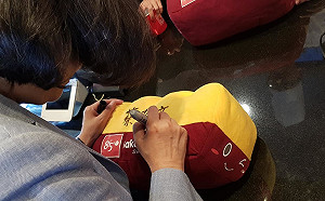 蔡英文買85度C  蔡適應臉書早曝光