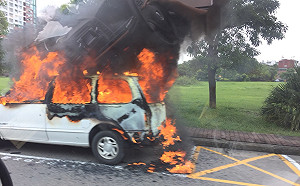 高雄鼓山火燒車 悶燒10分鐘面目全非