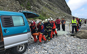 工人墜落蘇花百公尺深懸崖　不幸身亡