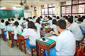 台灣領域節數不得低於社會課綱1/2? 教育部審議未通過