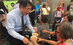 中秋集食送愛不孤單  黃偉哲籲支持食物銀行