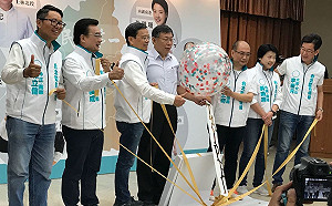 推柯P認同卡？柯辦：找柯同框合影的參選人太多  想建立SOP