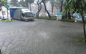 豪雨路面淹水、坍方 4公路道路封閉