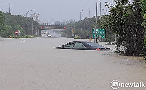 嘉義永欽二號橋旁汽車溺水  引發政治口水戰