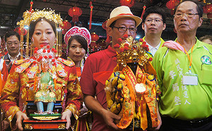 萬善公迎娶彰化九天尊王侍女！兩廟結姻緣