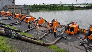 豪雨轟炸南台灣 台中全力支援移動式抽水機