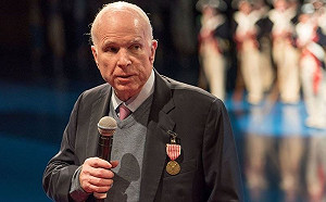 生前槓總統不遺餘力 川普恐不受邀參加馬侃葬禮